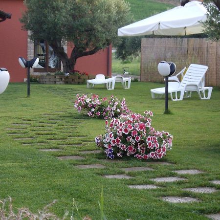 Agriturismo Il Borgo Degli Ulivi Розето-дельи-Абруцци Экстерьер фото